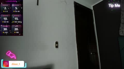 Snapshot of alecadrews_ chatting on January 27, 7:13 pm ALEC ANDREWS online show from January 27, 7:13 pm