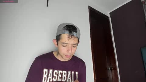 Snapshot of alecadrews_ chatting on February 10, 7:07 pm ALEC ANDREWS online show from February 10, 7:07 pm