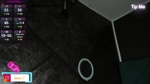 Snapshot of alecadrews_ chatting on February 17, 6:26 pm ALEC ANDREWS online show from February 17, 6:26 pm