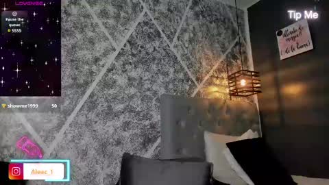 Snapshot of alecadrews_ chatting on March 7, 1:53 am ALEC ANDREWS online show from March 7, 1:53 am