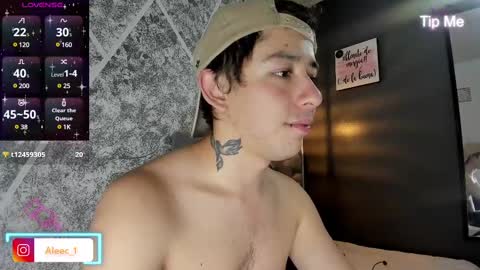 Snapshot of alecadrews_ chatting on March 7, 11:38 pm ALEC ANDREWS online show from March 7, 11:38 pm