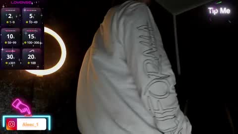 Snapshot of alecadrews_ chatting on March 9, 3:05 pm ALEC ANDREWS online show from March 9, 3:05 pm