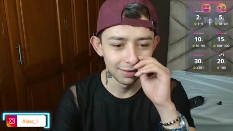 Snapshot of alecadrews_ chatting on October 25, 7:52 pm ALEC ANDREWS online show from October 25, 7:52 pm