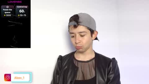 Snapshot of alecadrews_ chatting on December 18, 1:55 am ALEC ANDREWS online show from December 18, 1:55 am