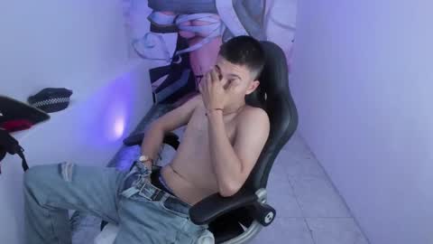 Aleck Boy online show from October 31, 7:26 pm