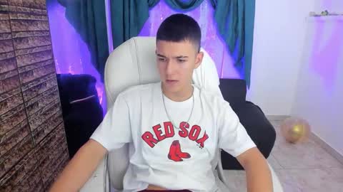 Aleck Boy online show from November 13, 7:35 pm