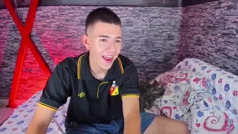 Aleck Boy online show from December 18, 6:58 pm