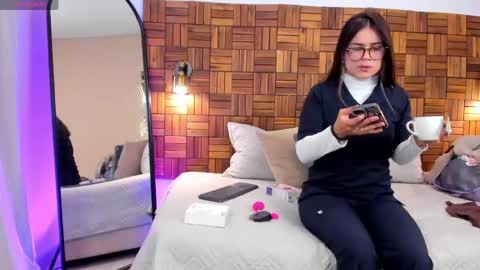 alessia online show from April 14, 1:28 pm