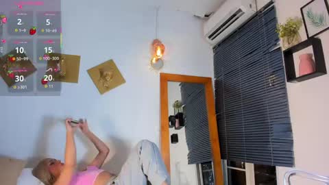 aleexiiaa online show from April 22, 3:42 am
