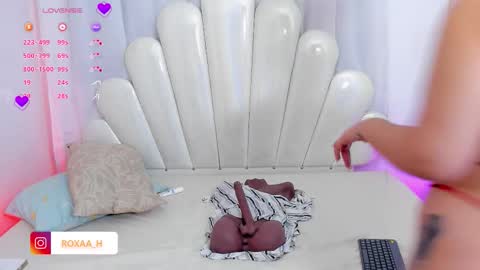 Snapshot of alehank chatting on November 20, 5:40 am Roxana online show from November 20, 5:40 am