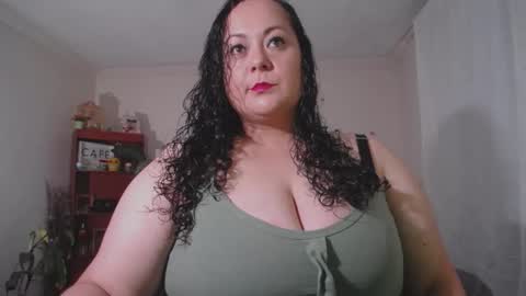 Snapshot of aleia_taylor chatting on February 15, 1:24 am aleia taylor online show from February 15, 1:24 am