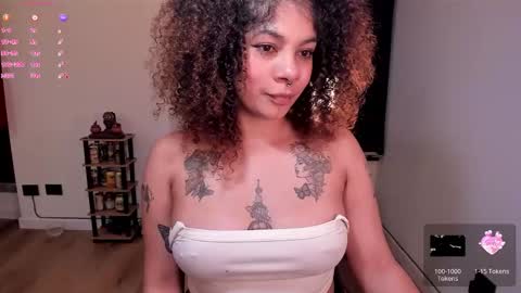 Snapshot of aleja1234lo chatting on February 18, 1:34 am aleja1234lo online show from February 18, 1:34 am