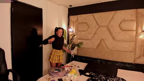aleja__slav3 online show from June 11, 9:57 pm