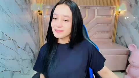 Snapshot of aleja_r_ chatting on June 21, 12:19 pm Aleja online show from June 21, 12:19 pm