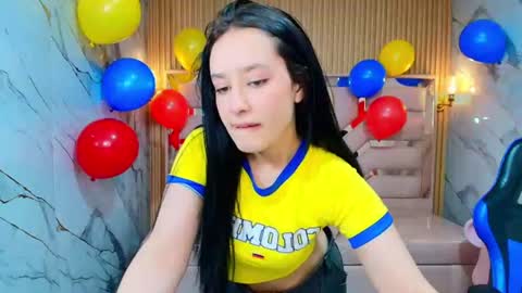 Snapshot of aleja_r_ chatting on June 27, 8:25 pm Aleja online show from June 27, 8:25 pm