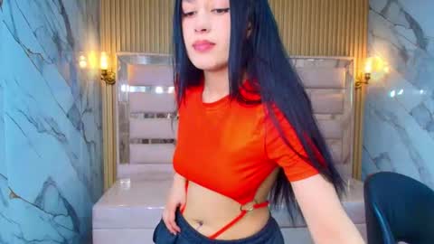 Snapshot of aleja_r_ chatting on August 8, 12:51 pm Aleja online show from August 8, 12:51 pm