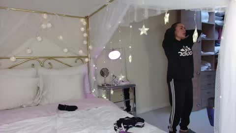 ALEJADOLLTS online show from February 11, 9:03 pm