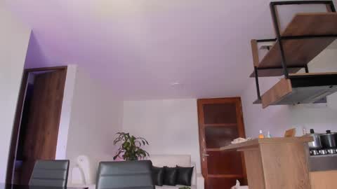 A L E J A N D R A online show from January 26, 6:48 pm