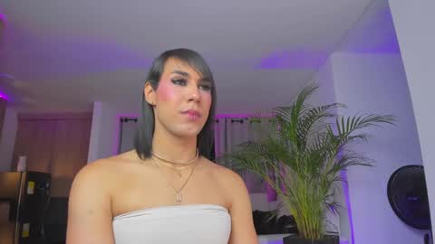 A L E J A N D R A online show from March 9, 12:10 am