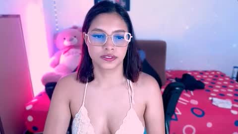 Snapshot of alejaharker chatting on October 27, 2:04 am Aleja Harker online show from October 27, 2:04 am