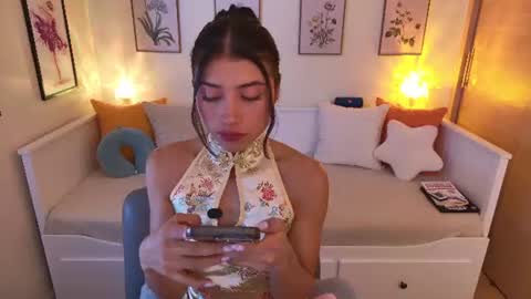 Alejandhra online show from July 11, 12:30 pm