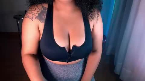 Snapshot of alejandra_conde chatting on December 14, 12:11 am Alejandra online show from December 14, 12:11 am