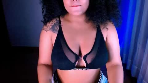 Snapshot of alejandra_conde chatting on February 6, 11:15 pm Alejandra online show from February 6, 11:15 pm