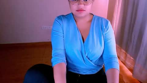 Snapshot of alejandra_conde chatting on October 10, 6:18 pm Alejandra online show from October 10, 6:18 pm