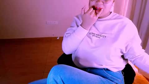 Snapshot of alejandra_conde chatting on October 14, 6:52 pm Alejandra online show from October 14, 6:52 pm