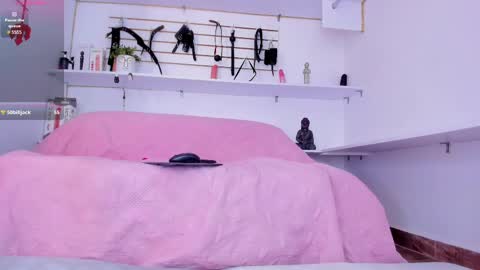 Alejandra online show from February 25, 5:15 pm