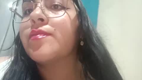 Alejandra online show from June 3, 9:45 am
