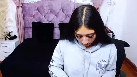 Snapshot of alejandracastr chatting on November 6, 11:11 am ALEJANDRA online show from November 6, 11:11 am