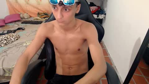 Snapshot of alejandro_cutee chatting on November 11, 6:35 am alejandro_cutee online show from November 11, 6:35 am