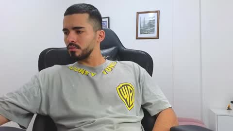 alejandroo_7 online show from March 7, 10:32 pm