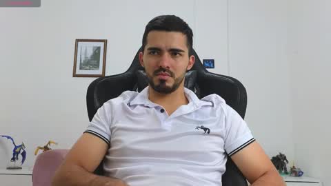 alejandroo_7 online show from September 9, 7:57 pm