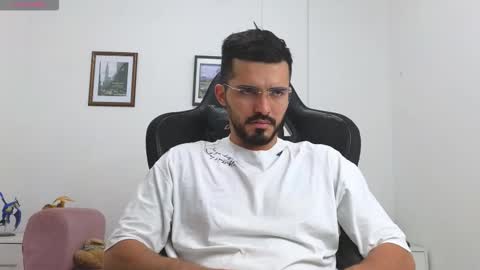 alejandroo_7 online show from September 27, 8:47 pm