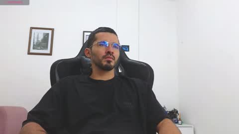 alejandroo_7 online show from December 5, 6:37 pm