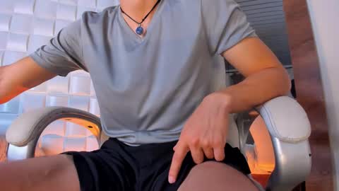 Alejo  online show from November 14, 8:40 pm