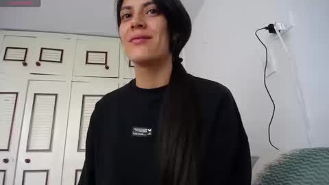 alejaxxxhot online show from October 18, 5:25 pm