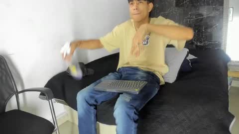 Alejo  online show from June 6, 7:40 pm
