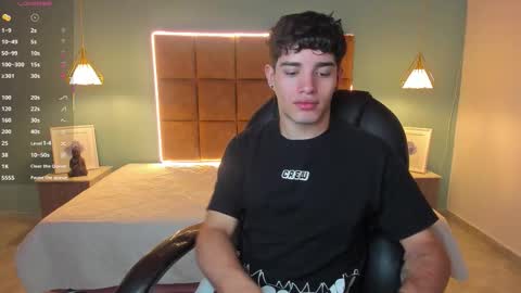 ALejoo Saenz online show from October 27, 12:58 am