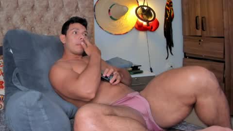 alejostrong online show from April 1, 11:24 pm