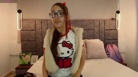 Snapshot of aleka_williams_ chatting on October 14, 11:49 pm aleka_williams_ online show from October 14, 11:49 pm