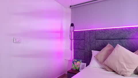 Snapshot of aleka_williams_ chatting on October 21, 11:16 pm aleka_williams_ online show from October 21, 11:16 pm