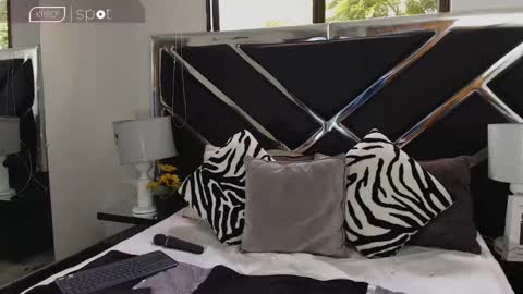 Alek online show from October 22, 5:34 pm