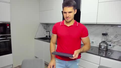 Snapshot of aleks_brown chatting on October 14, 4:30 pm aleks_brown online show from October 14, 4:30 pm