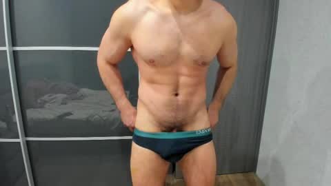 Snapshot of aleks_brown chatting on June 6, 9:19 pm aleks_brown online show from June 6, 9:19 pm