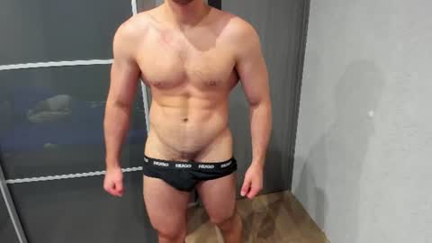 Snapshot of aleks_brown chatting on June 29, 10:10 pm aleks_brown online show from June 29, 10:10 pm