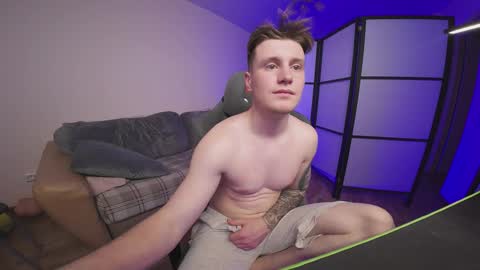 Alex and Linar online show from November 19, 5:35 pm