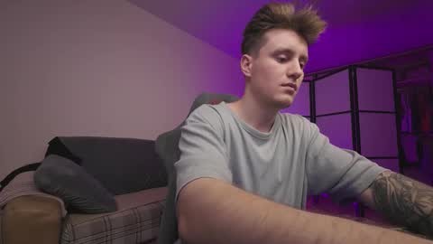 Snapshot of aleks_fisher chatting on November 26, 10:22 pm Alex and Linar online show from November 26, 10:22 pm